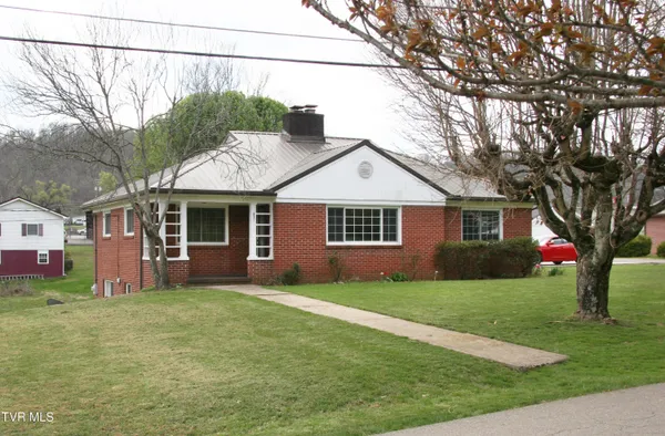 $199,900 | 612 Oakwood Avenue, Pennington Gap, VA 24277