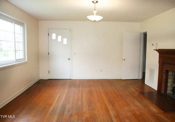 $199,900 | 612 Oakwood Avenue, Pennington Gap, VA 24277
