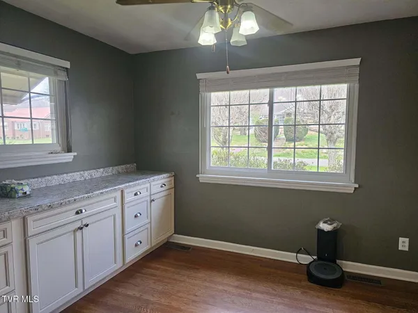 $199,900 | 612 Oakwood Avenue, Pennington Gap, VA 24277