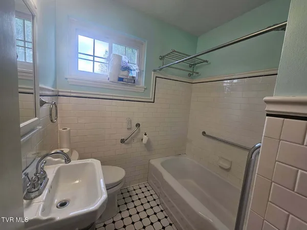 $199,900 | 612 Oakwood Avenue, Pennington Gap, VA 24277