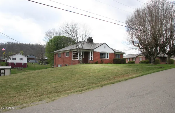 $199,900 | 612 Oakwood Avenue, Pennington Gap, VA 24277