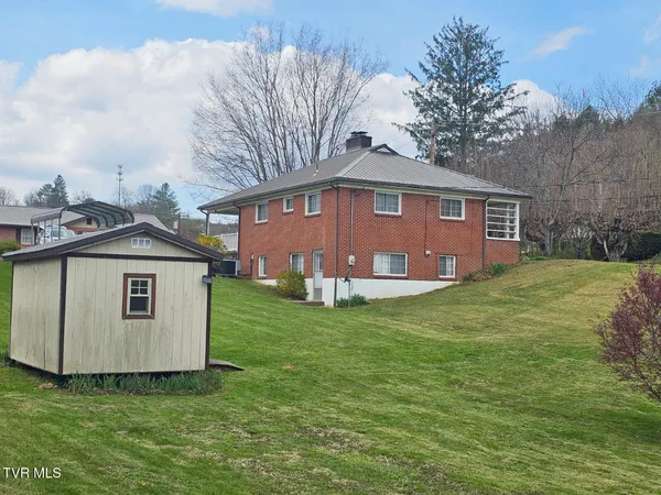 $199,900 | 612 Oakwood Avenue, Pennington Gap, VA 24277