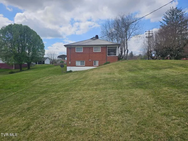 $199,900 | 612 Oakwood Avenue, Pennington Gap, VA 24277