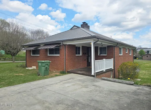 $199,900 | 612 Oakwood Avenue, Pennington Gap, VA 24277