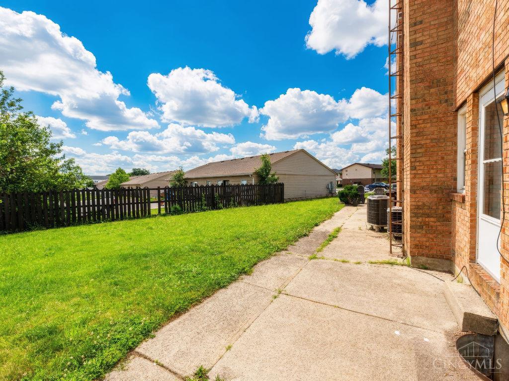 802 3rd Street, Unit 1 Trenton, OH 45067 - Photo 3 of 28
