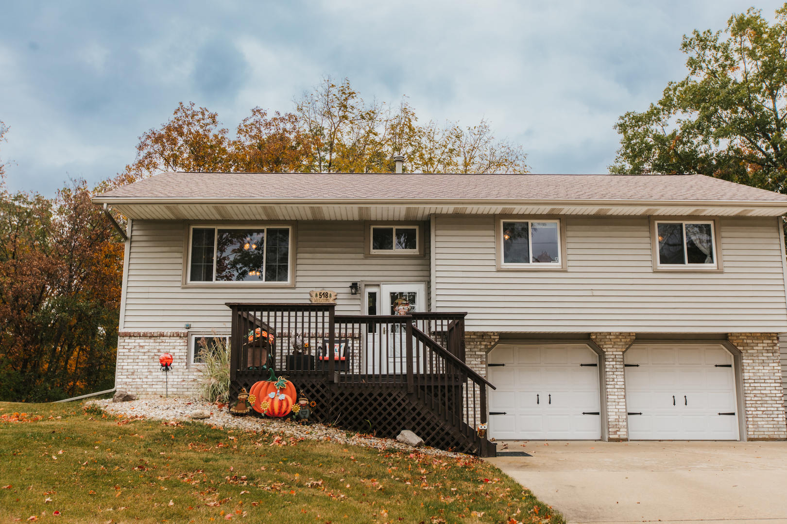 518 Brandywine Circle Varna, IL 61375 - Photo 2 of 44 a view of a house with a garage
