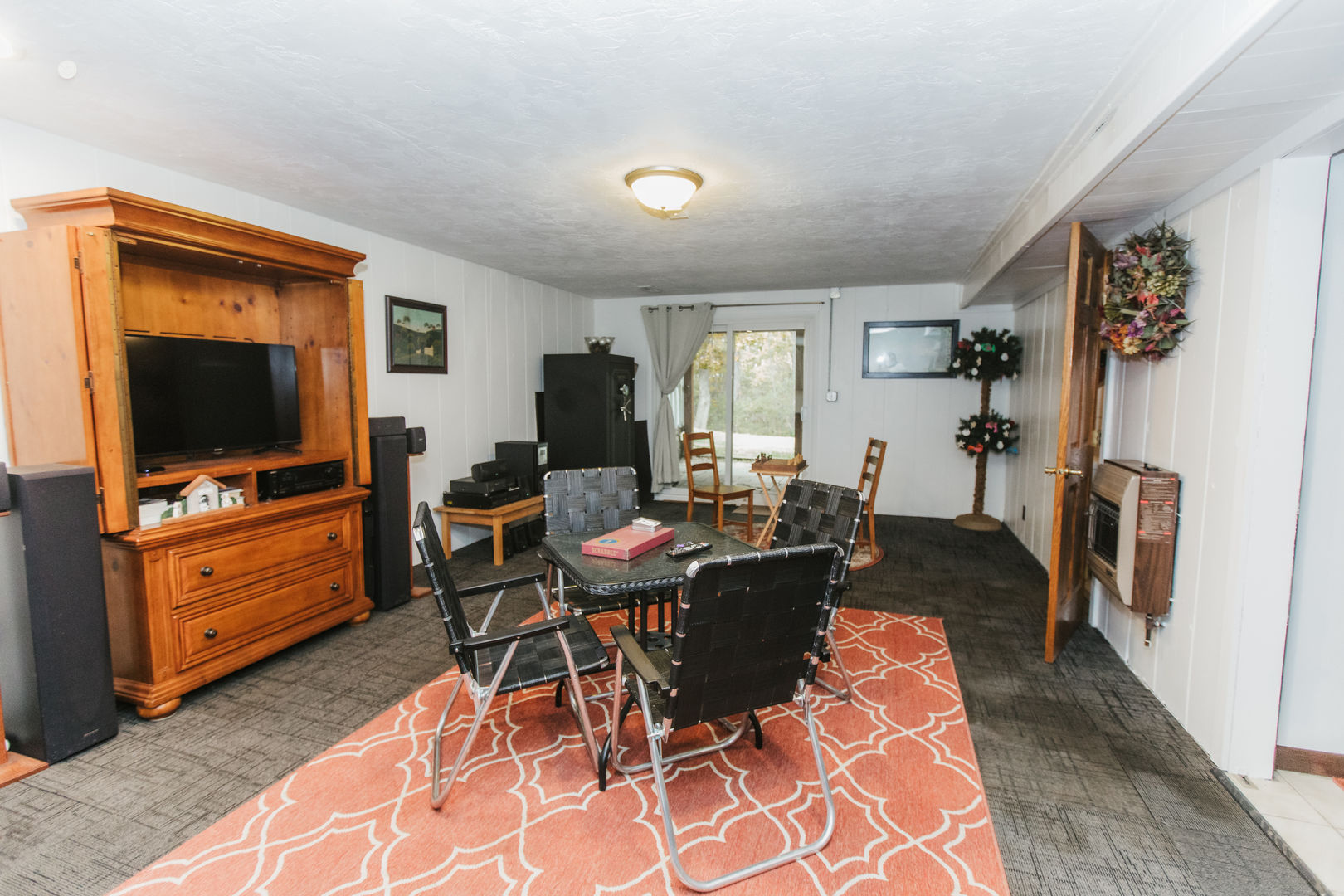 518 Brandywine Circle Varna, IL 61375 - Photo 25 of 44 a living room with furniture and a flat screen tv