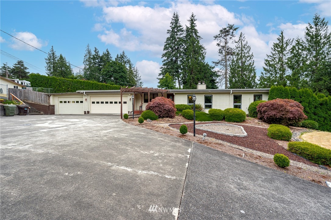 3014 Laurel Road Longview, WA 98632 - Photo 1 of 40 Gallery Image 1