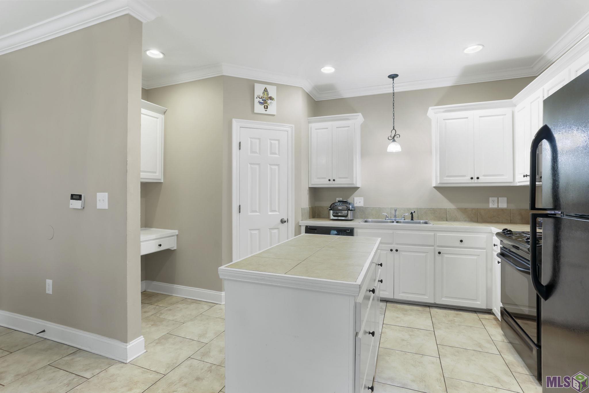 4053 Northshore Avenue Baton Rouge, LA 70820 - Photo 5 of 18 Gallery Image 5