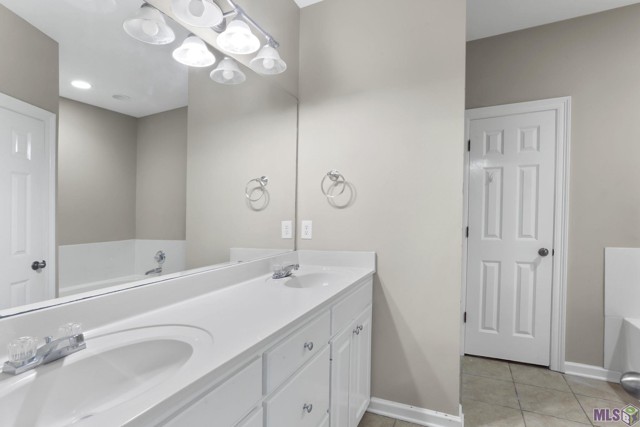 4053 Northshore Avenue Baton Rouge, LA 70820 - Photo 10 of 18 Gallery Image 10