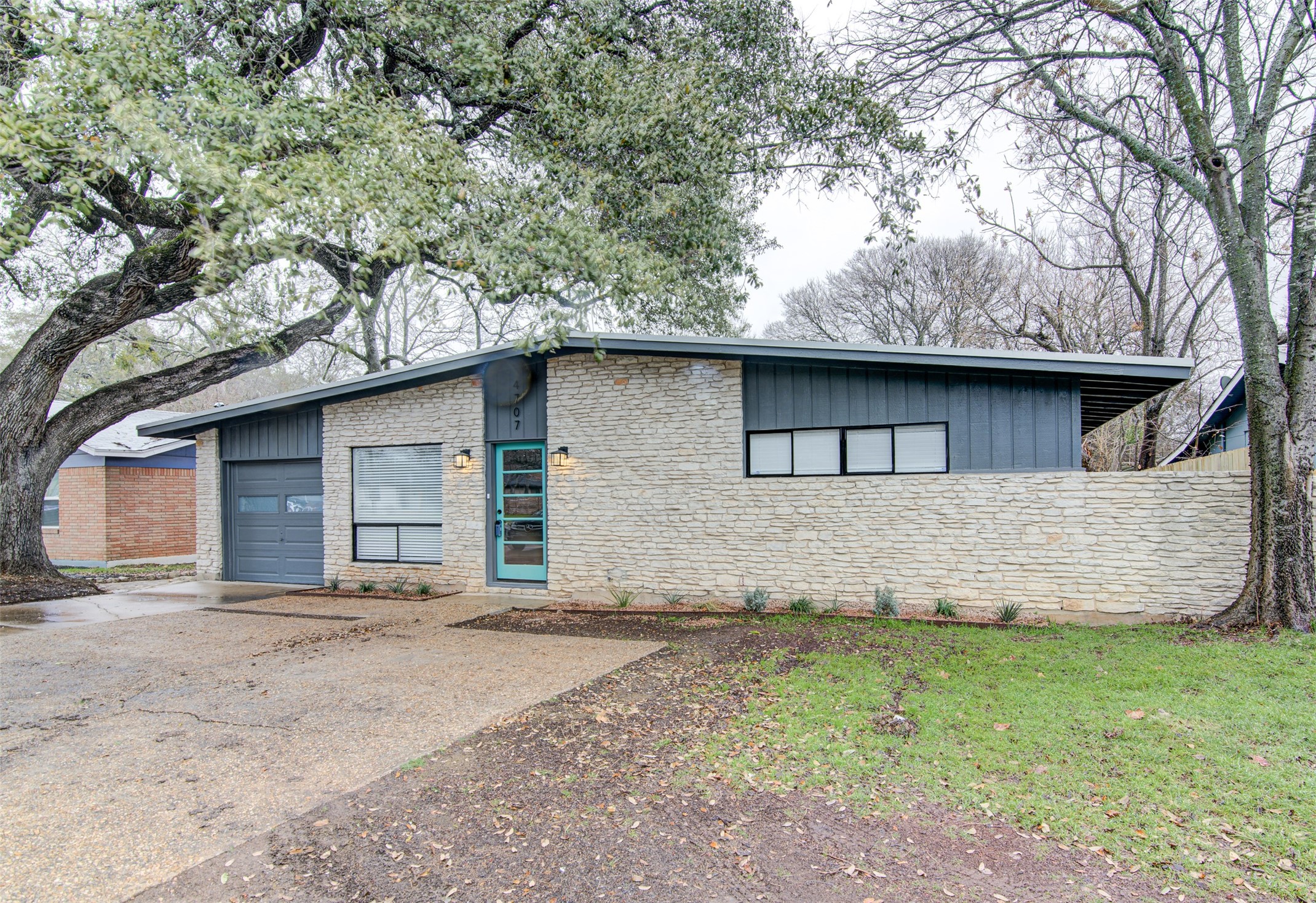 4707 Manchaca Road Austin, TX 78745 - Photo 3 of 23