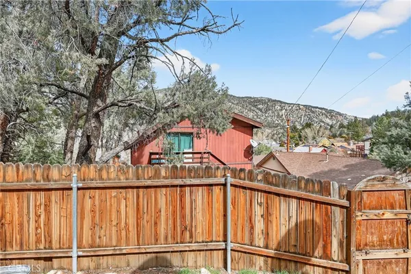 $410,000 | 7004 Foothill Drive, Frazier Park, CA 93225