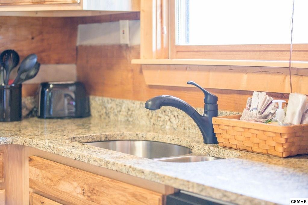 420 Proffitt Road, Unit LECONTELOOKOUT Gatlinburg, TN 37738 - Photo 8 of 26 Gallery Image 8