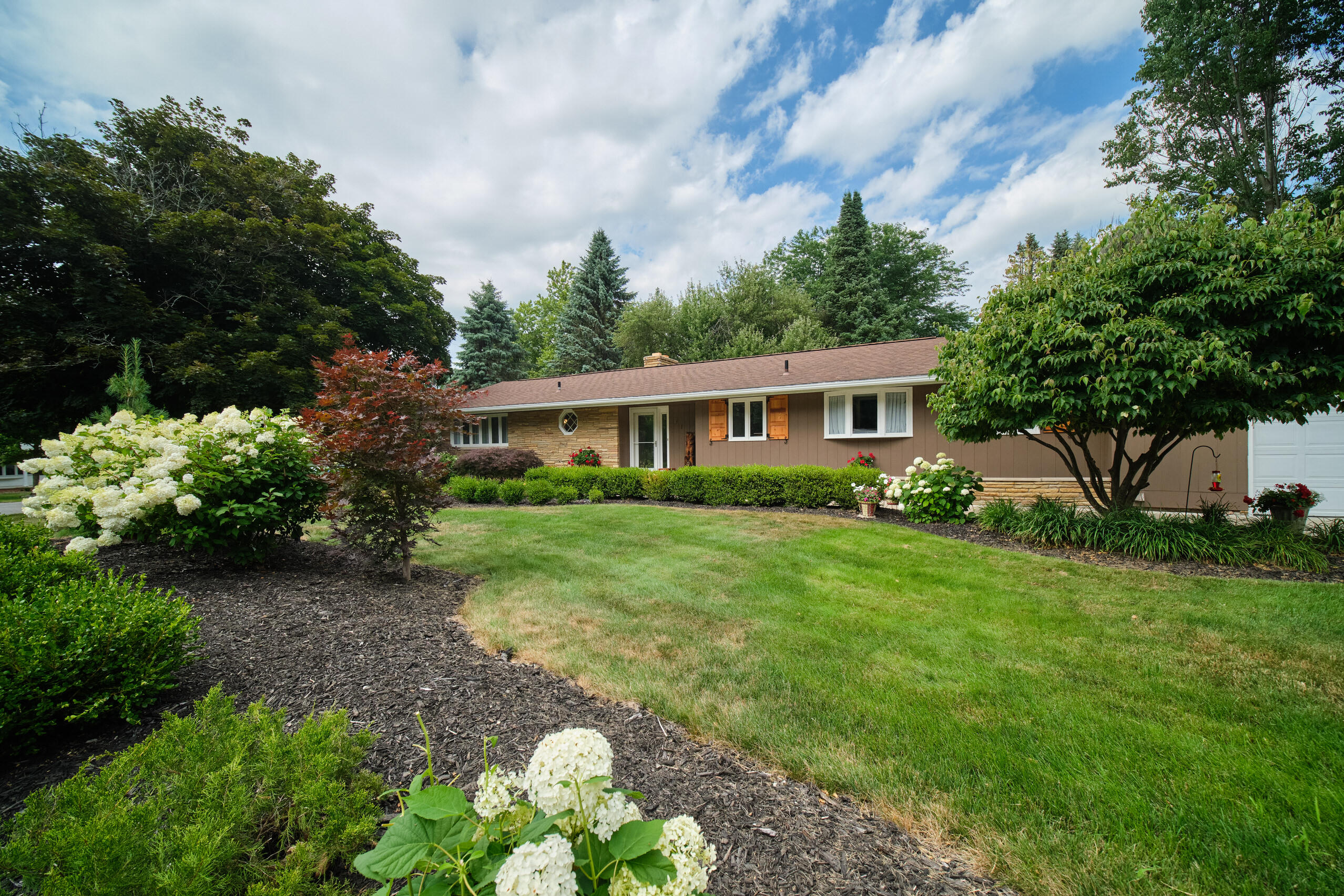 212 Pinecrest Road Whitehall, MI 49461 - Photo 61 of 77 212_Pinecrest_Rd-61