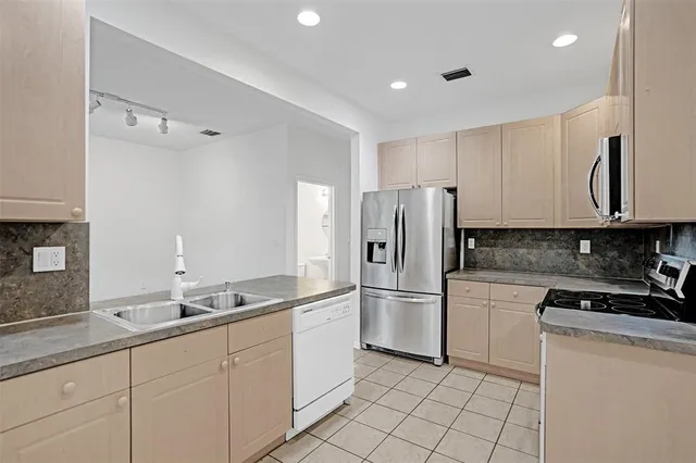 $2,400 | 3533 Merrick Lane, Margate, FL 33063