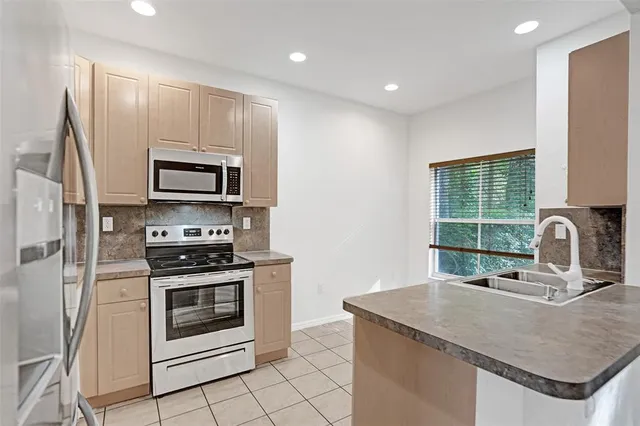 $2,400 | 3533 Merrick Lane, Margate, FL 33063