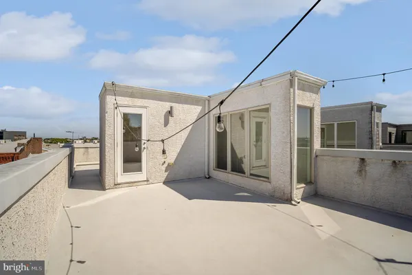 a view of a house with porch