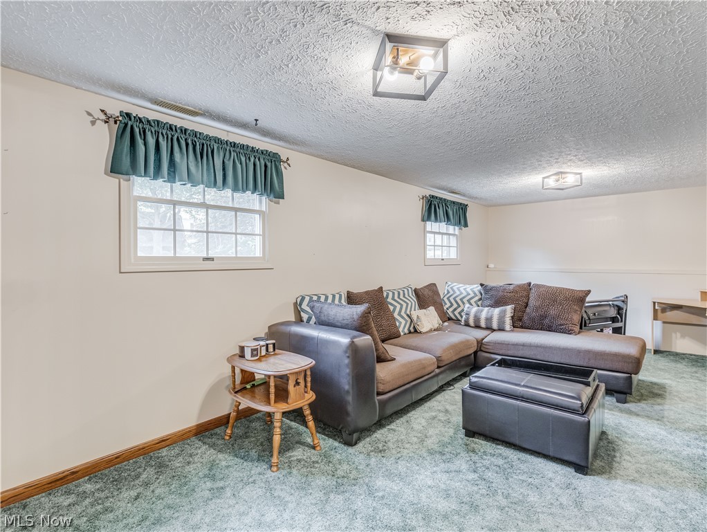3760 North Santom Road Stow, OH 44224 - Photo 19 of 33 The family room, cozy and spacious.
