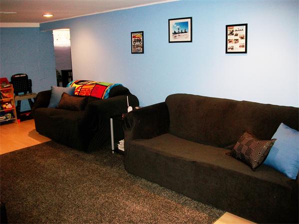398 Plumtree Road Springfield, MA 01118 - Photo 17 of 24 a living room with furniture and a couch