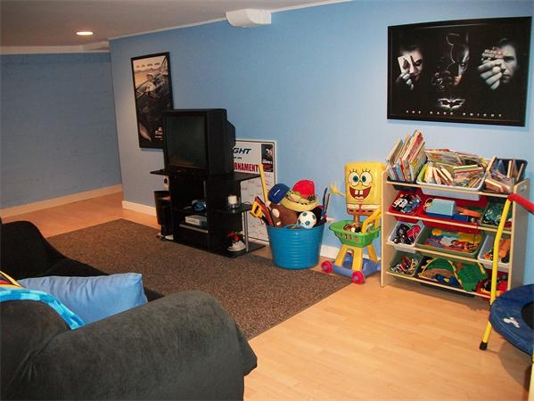 398 Plumtree Road Springfield, MA 01118 - Photo 18 of 24 a bedroom with bed and a couch