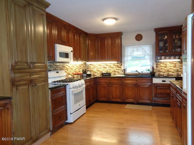 347 Swamp Brook Road Hawley, PA 18428 - Photo 11 of 32