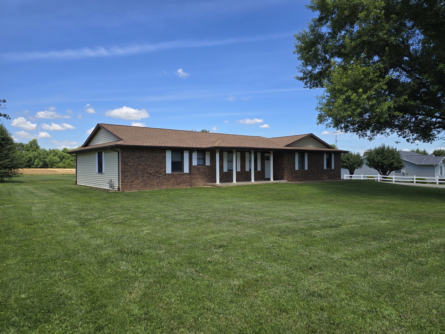 110 Grayson Road Eldorado, IL 62930 - Photo 2 of 33