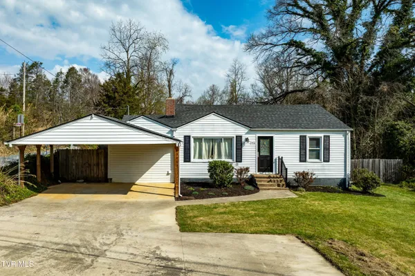 $259,900 | 3402 West Walnut Street, Johnson City, TN 37604