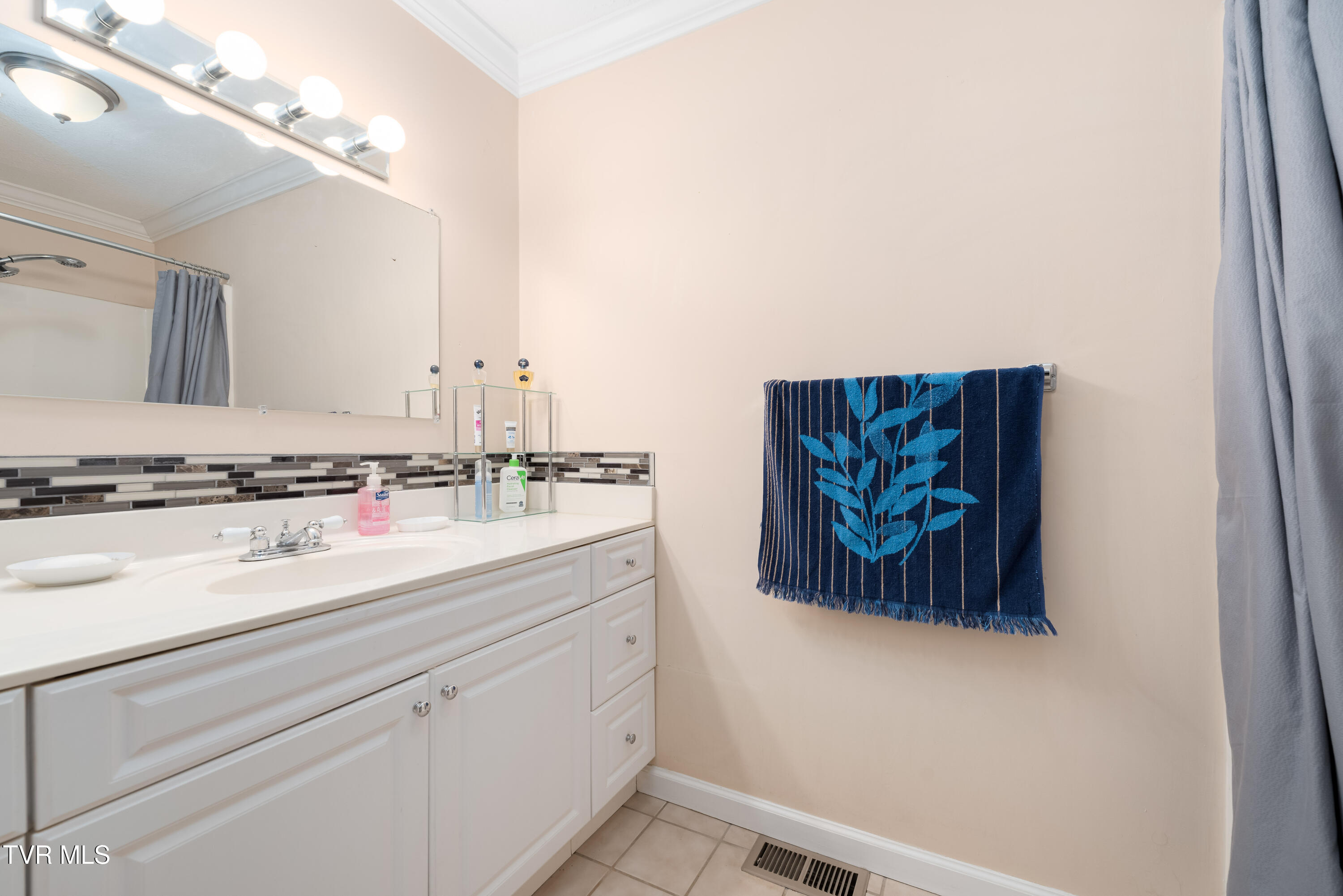 3402 West Walnut Street Johnson City, TN 37604 - Photo 25 of 66 3402 west walnut (62 of 66)