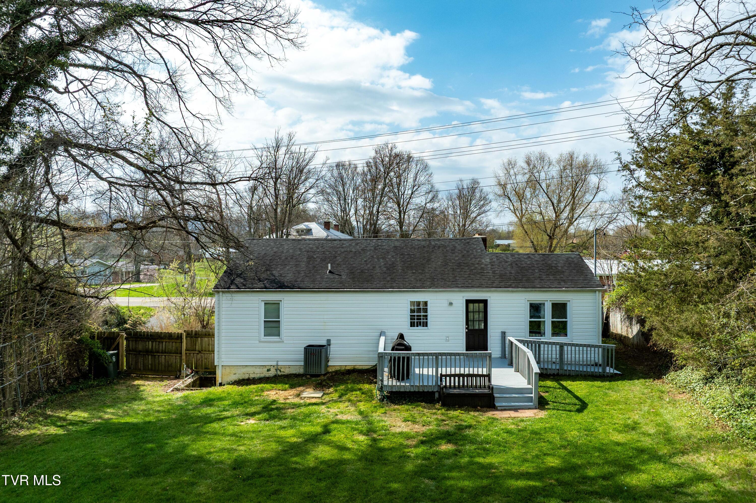 3402 West Walnut Street Johnson City, TN 37604 - Photo 41 of 66 3402 west walnut (18 of 66)