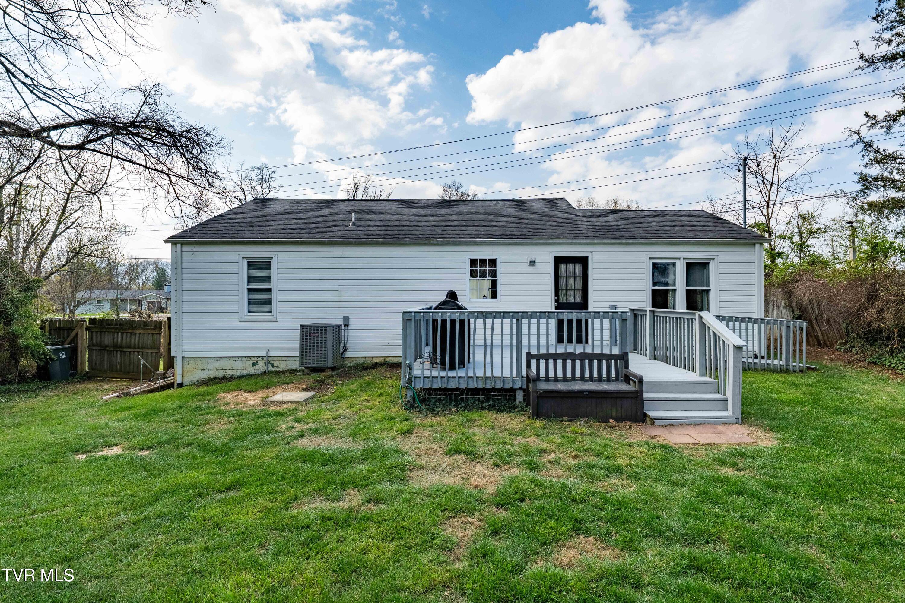 3402 West Walnut Street Johnson City, TN 37604 - Photo 6 of 66 3402 west walnut (31 of 66)