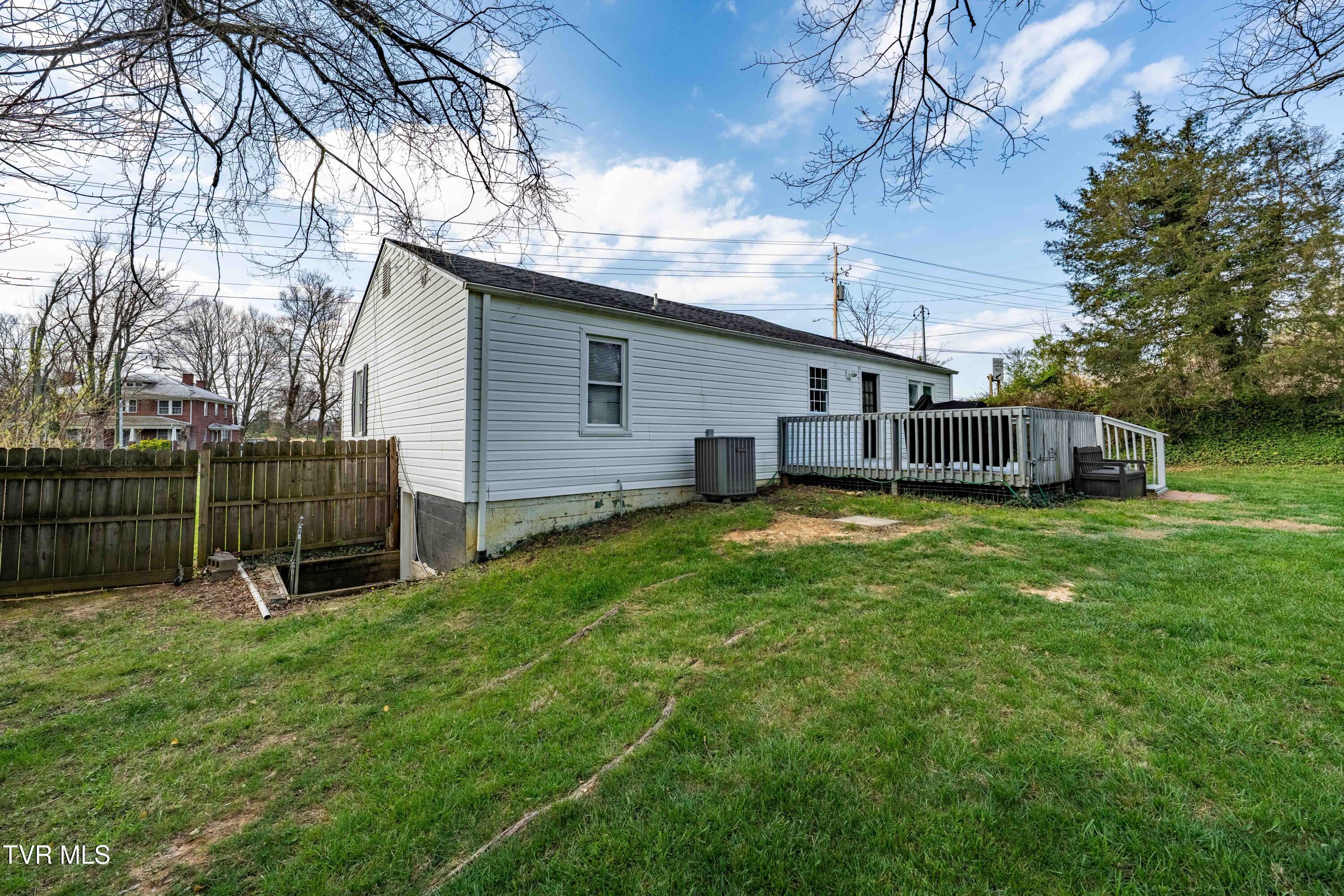 3402 West Walnut Street Johnson City, TN 37604 - Photo 8 of 66 3402 west walnut (30 of 66)