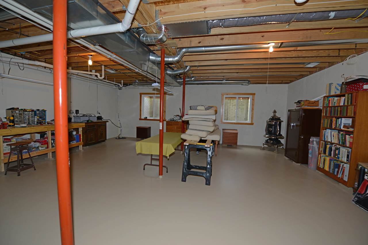 185 Fisher Road Traverse City, MI 49685 - Photo 38 of 43 1799446-38.JPG
