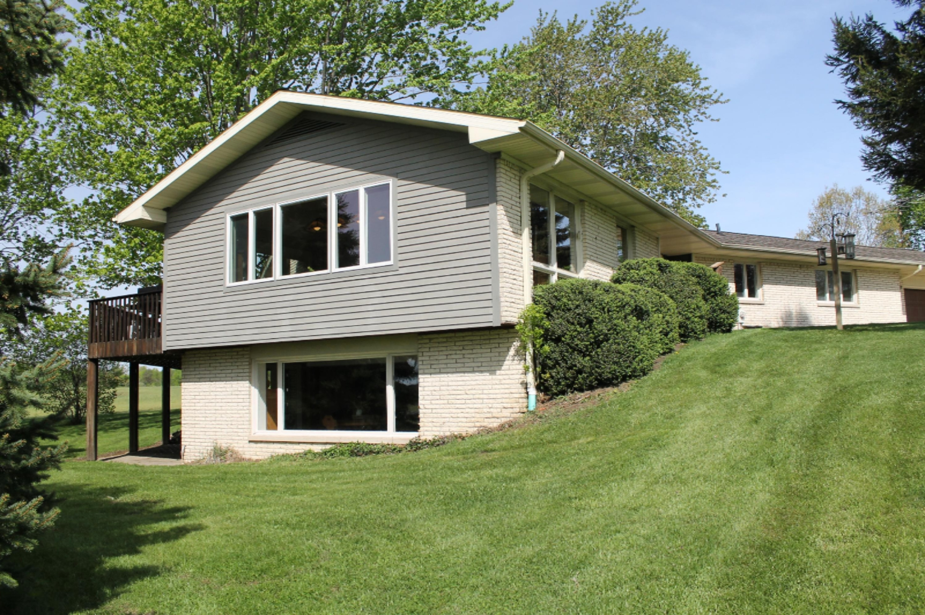 16790 Flynn Road Three Oaks, MI 49128 - Photo 2 of 30 IMG_5593
