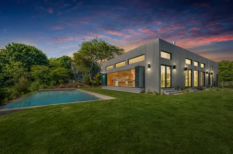 $3,395,000 | 21 South Edin Street, Montauk, NY 11954