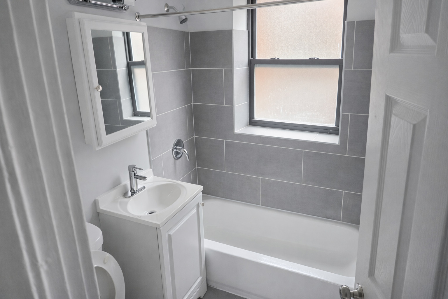 2125 East 67th Street, Unit 2W Chicago, IL 60649 - Photo 5 of 5