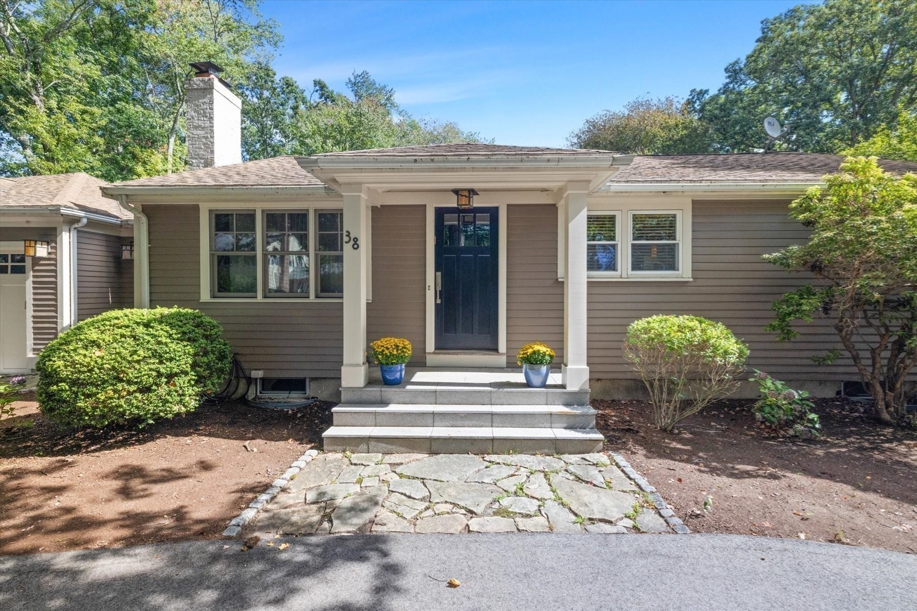 38 Hunnewell Street Needham, MA 02494 - Photo 3 of 38 Gallery Image 3