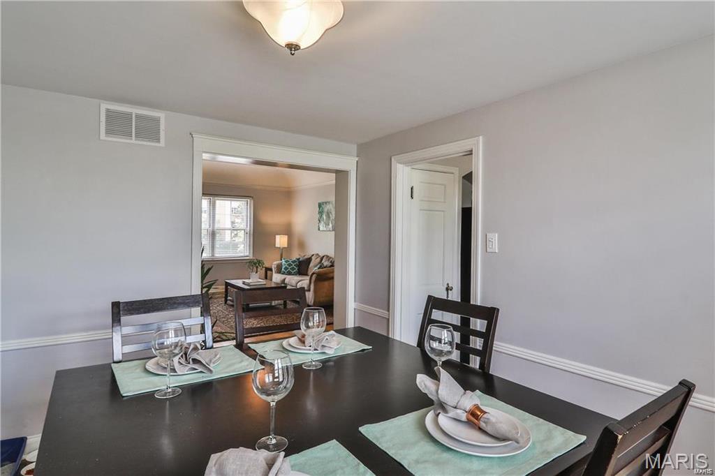 925 South Hanley Road, Unit E St. Louis, MO 63105 - Photo 7 of 8