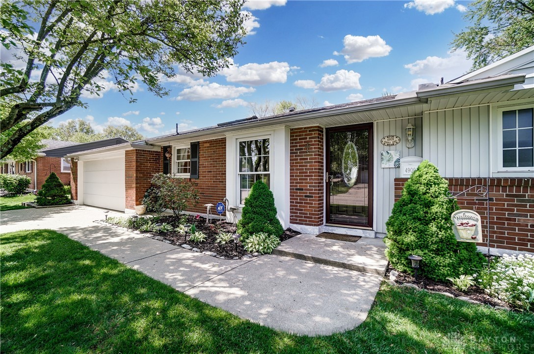 4909 Bonnie Road Kettering, OH 45440 - Photo 4 of 34