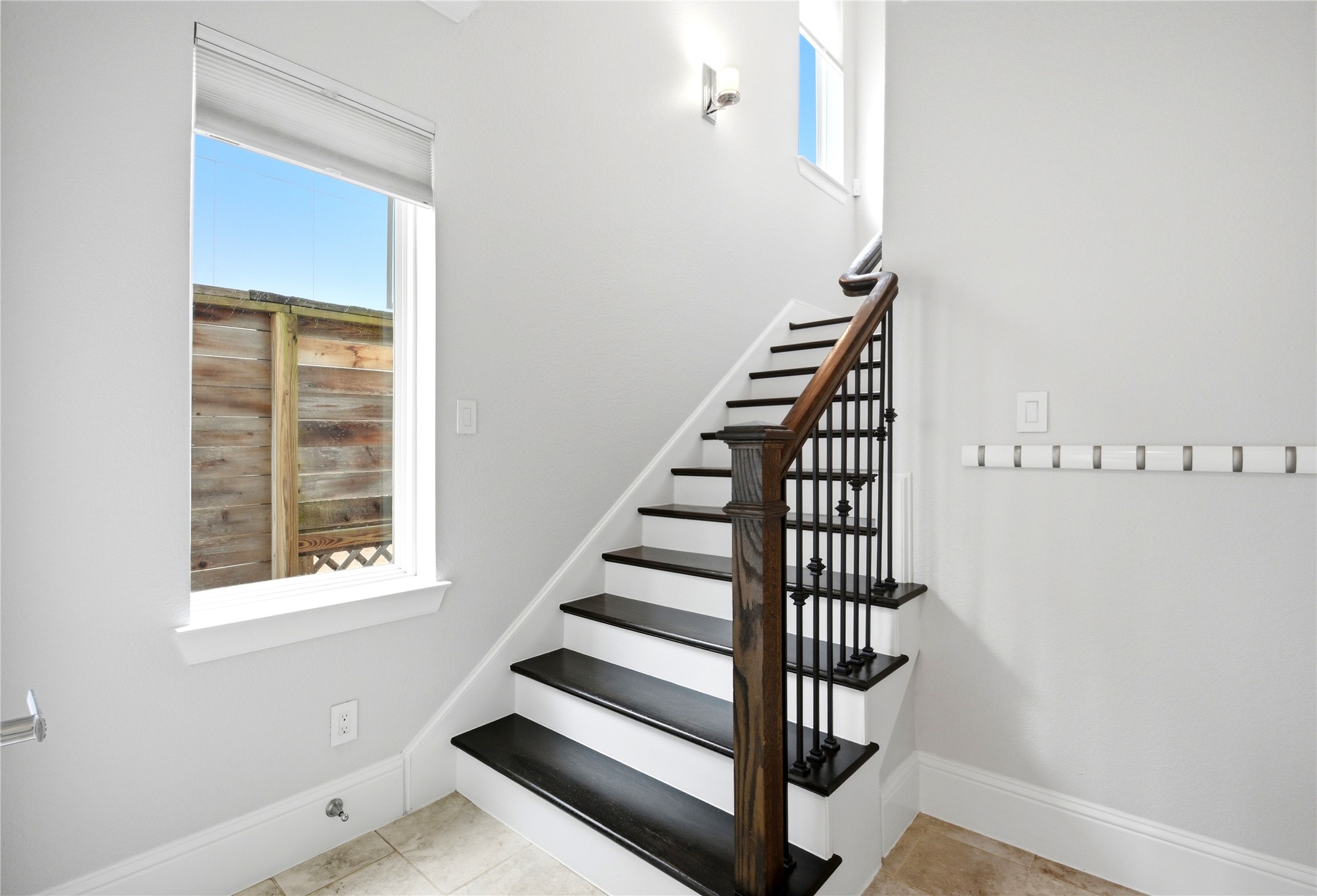 2119 Taft Street Houston, TX 77006 - Photo 5 of 50