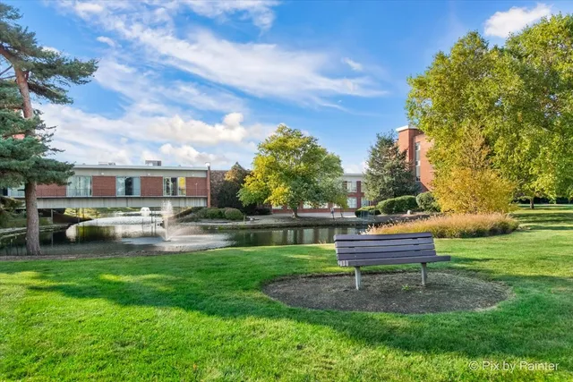 $189,000 | 16 East Old Willow Road, Unit 417S, Prospect Heights, IL 60070