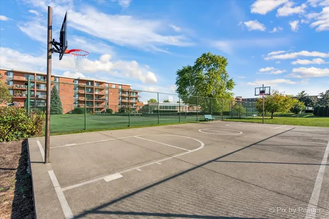 $189,000 | 16 East Old Willow Road, Unit 417S, Prospect Heights, IL 60070