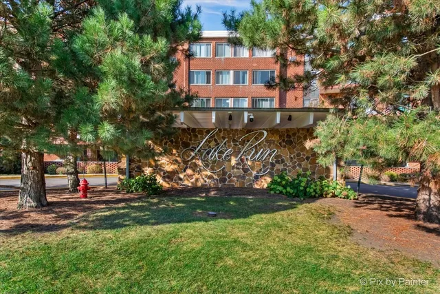 $189,000 | 16 East Old Willow Road, Unit 417S, Prospect Heights, IL 60070