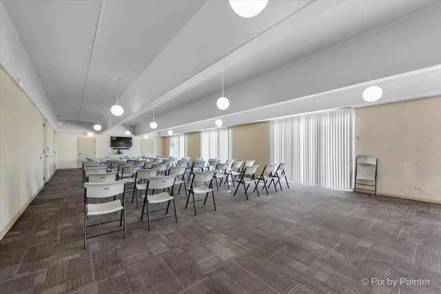 $189,000 | 16 East Old Willow Road, Unit 417S, Prospect Heights, IL 60070