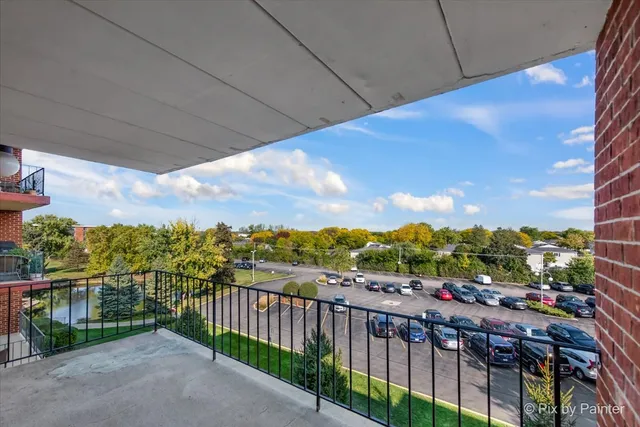 $189,000 | 16 East Old Willow Road, Unit 417S, Prospect Heights, IL 60070