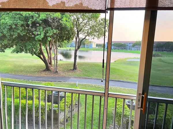 $1,600 | 300 Southwest 134th Way, Unit 203E, Pembroke Pines, FL 33027