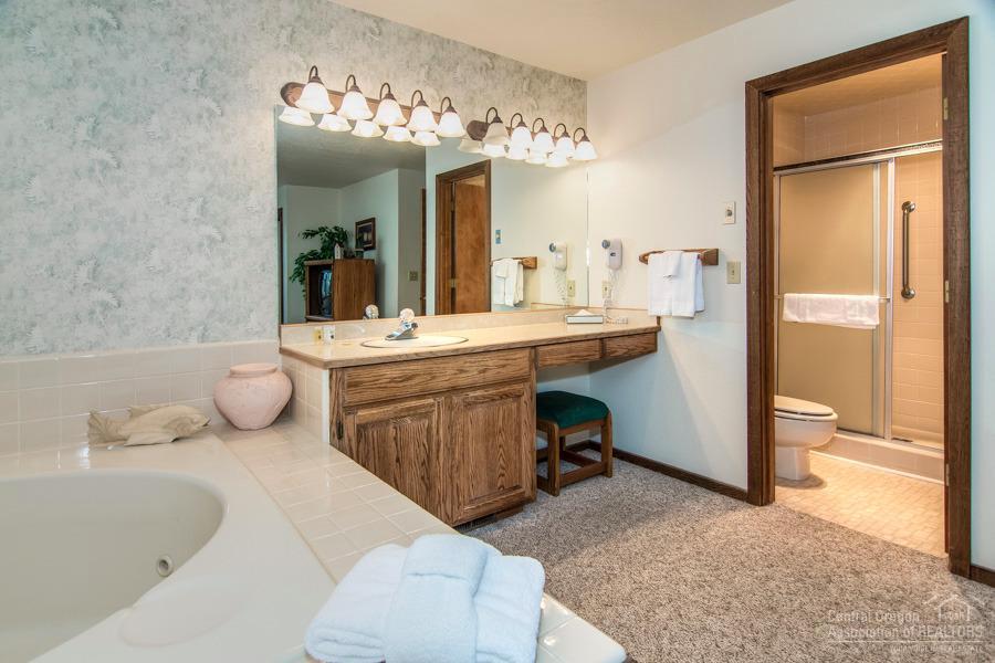 57328 Beaver Ridge Loop, Unit 13B Sunriver, OR 97707 - Photo 17 of 20 Additional Photo