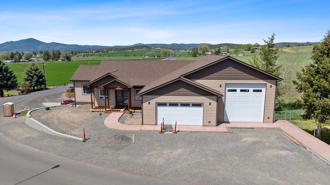 3248 Northeast Yellowpine Road Prineville, OR 97754 - Photo 2 of 30 1