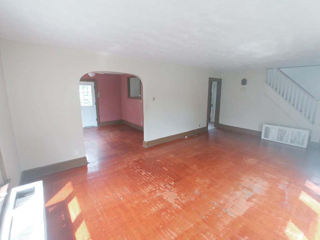 270 Redlands Street Springfield, MA 01104 - Photo 3 of 10