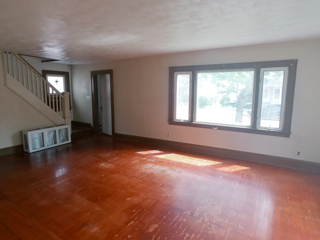270 Redlands Street Springfield, MA 01104 - Photo 4 of 10