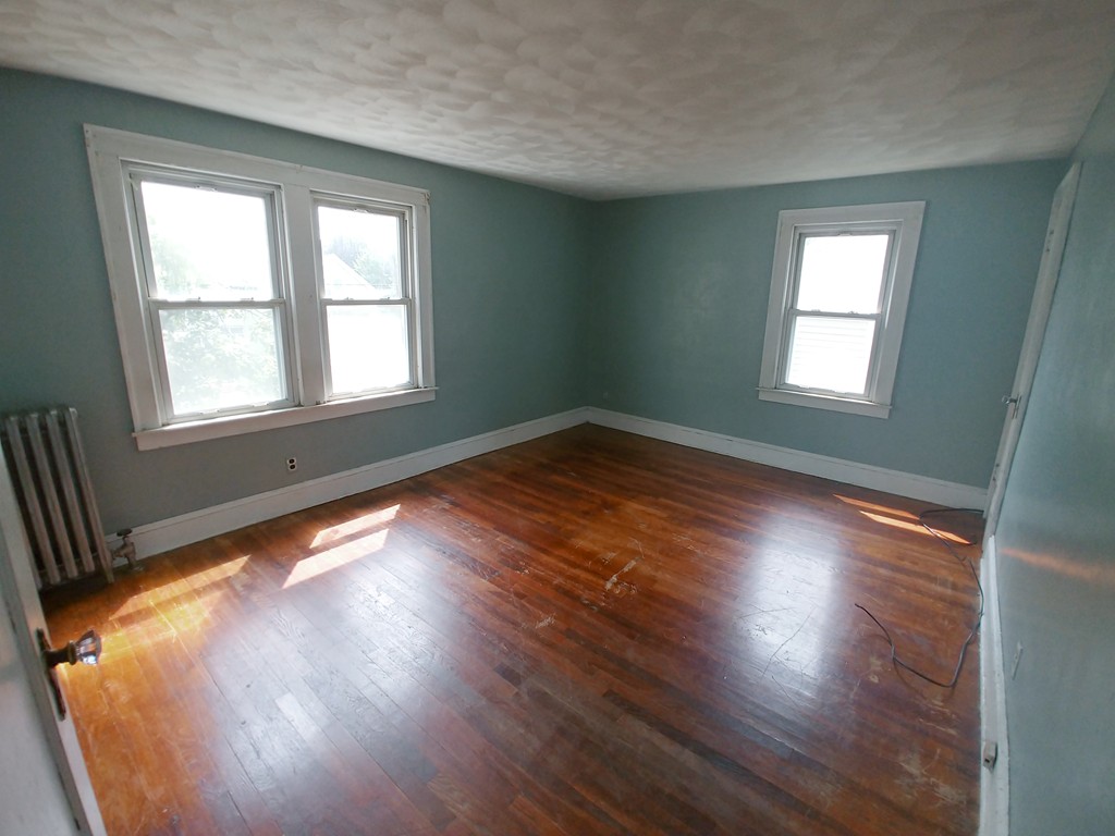 270 Redlands Street Springfield, MA 01104 - Photo 8 of 10